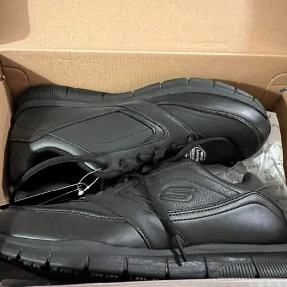 Size 9.5 - NIB - Skechers - Black Relaxed Fit - Memory Foam Work Shoes - Picture 1 of 5